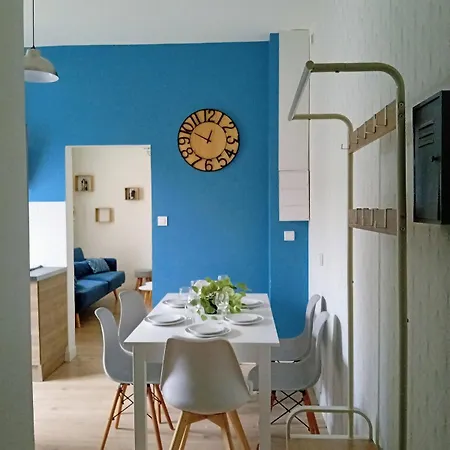 Le Cocon Bleu 4 Lits, 2 Chambres, 2 Sdb, Parking & Kit Enfant Disponible Trélazé